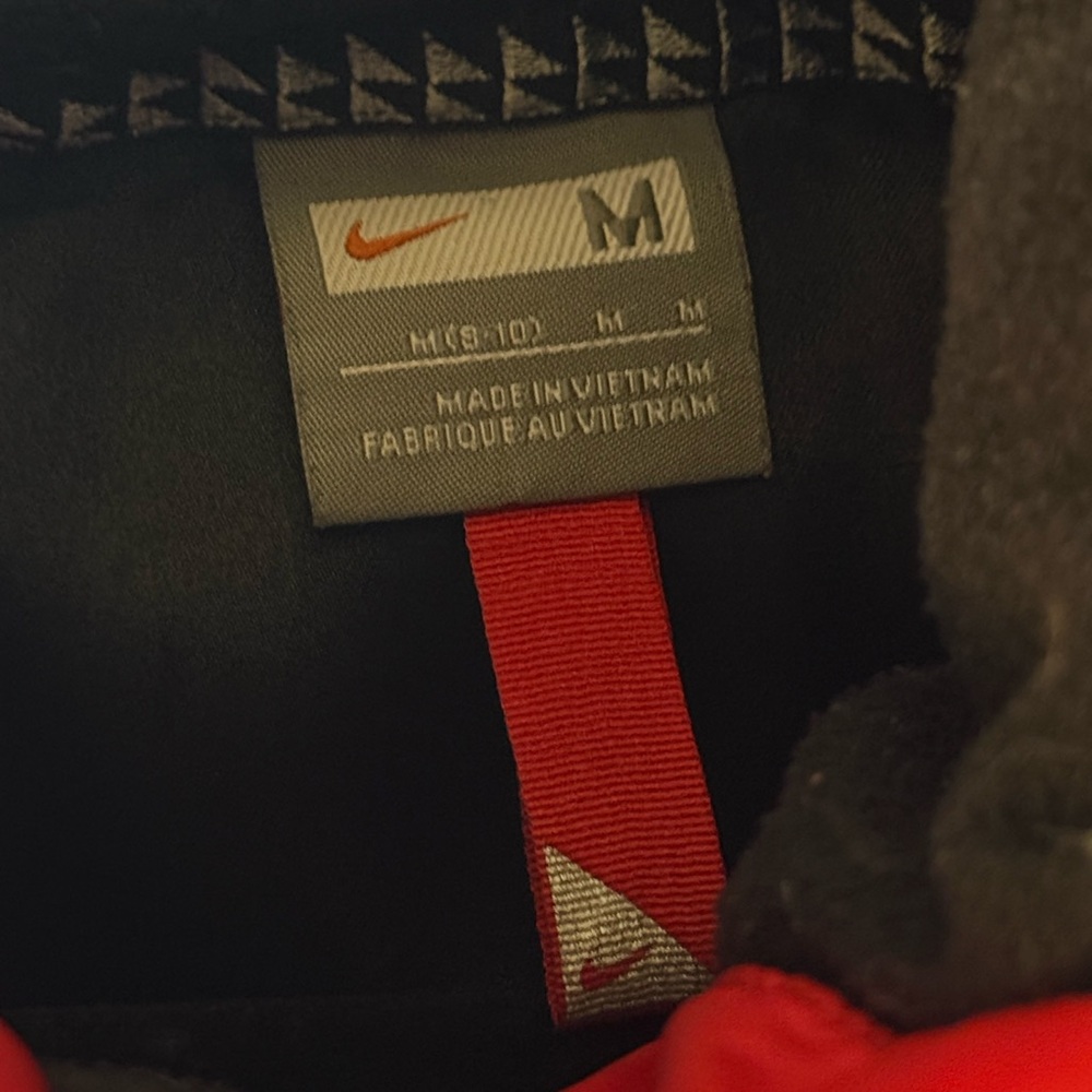 Nike Puffer Jacket - Picture 3 of 3